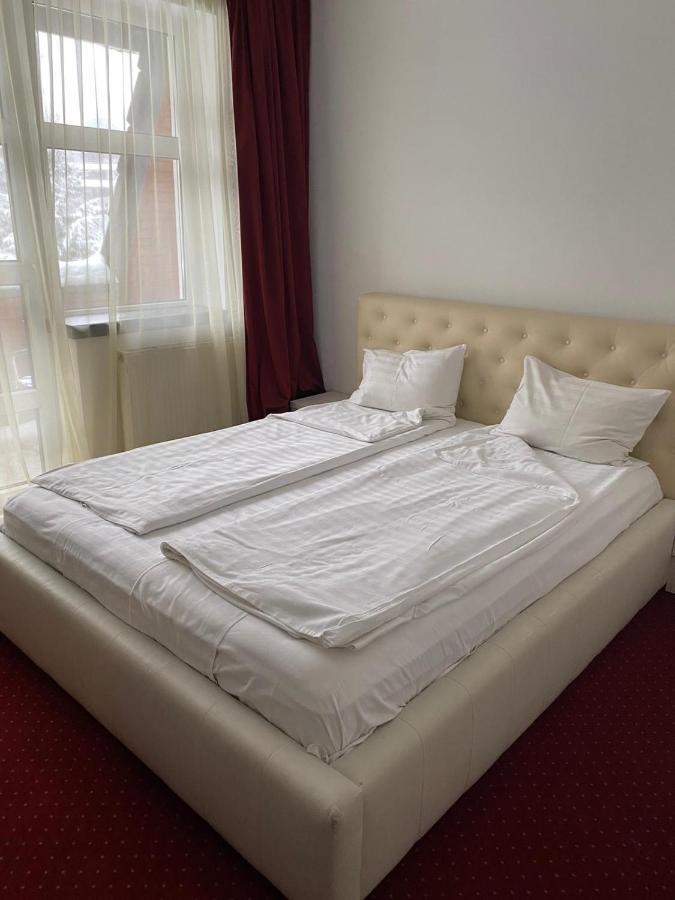 Casa Vinga - Restaurant&Jacuzzi Hotel Poiana Brasov Buitenkant foto