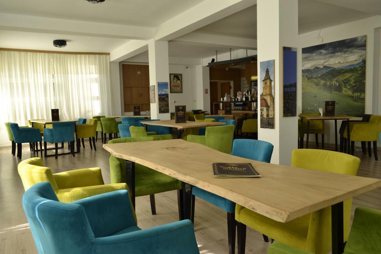 Casa Vinga - Restaurant&Jacuzzi Hotel Poiana Brasov Buitenkant foto